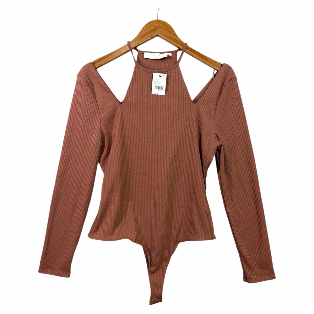 ASTR Cutout Ribbed Long-Sleeve Bodysuit in Rust - Picture 3 of 6